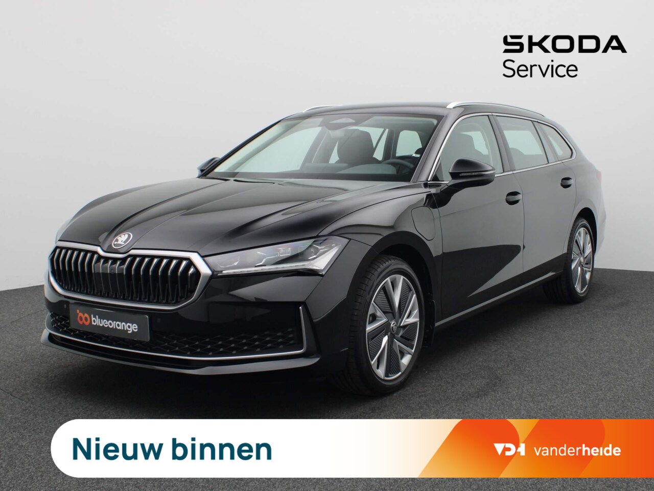 Skoda Superb Combi - 1.5 TSI PHEV Business Edition 204PK DSG Led matrix, trekhaak, stuur-stoelverwarming, side - AutoWereld.nl