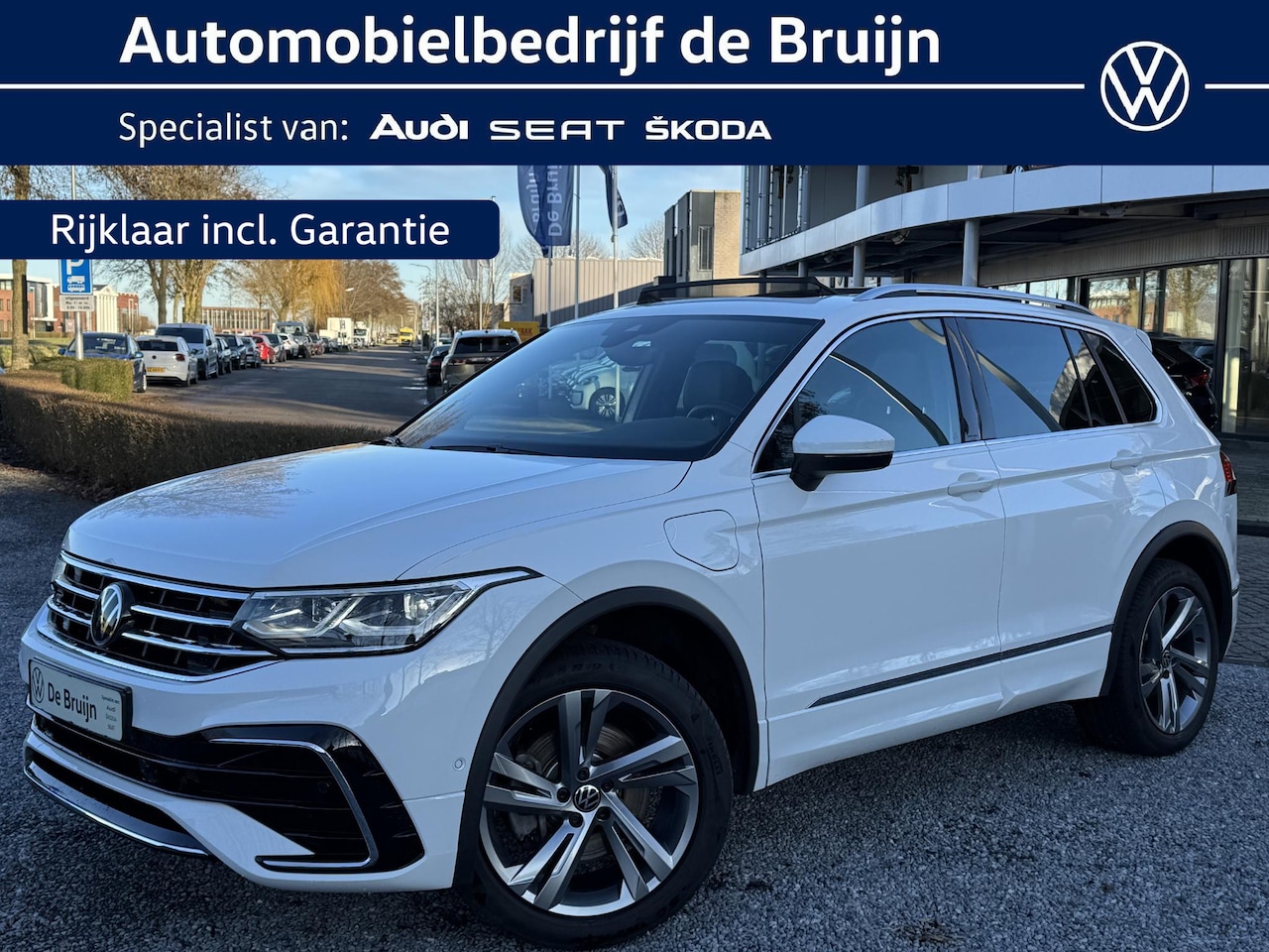 Volkswagen Tiguan - 245pk DSG Hybrid R-Line (Pano,Trekhaak,Camera,5j gar) - AutoWereld.nl