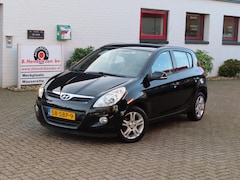 Hyundai i20 - 1.2i 78pk 5D i-Motion/ Afneembare trekhaak/ Airco/ Lichtmetalen velgen/ Radio/ Origineel N