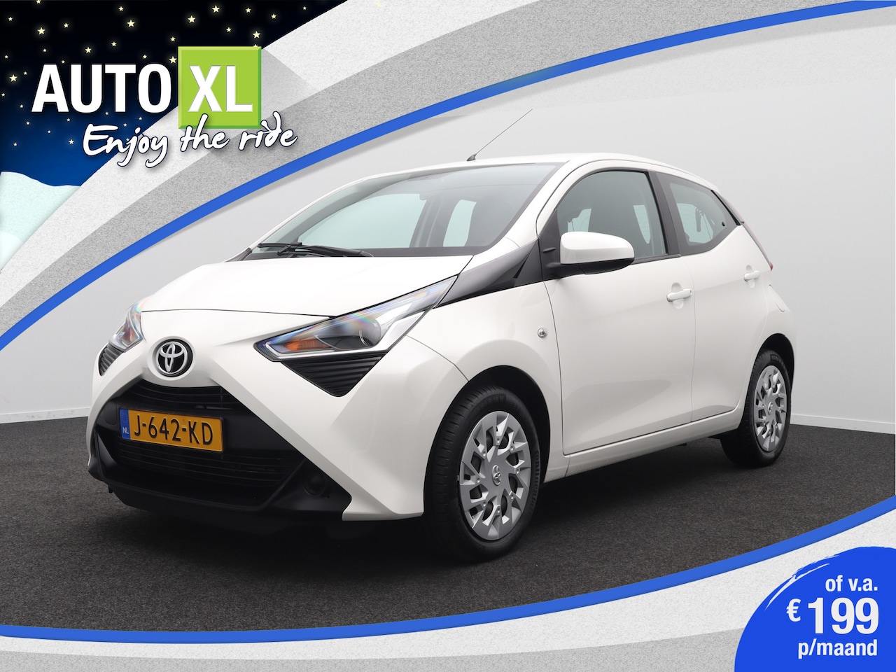 Toyota Aygo - 1.0 VVT-i x-play Carplay Navi LED Bluetooth - AutoWereld.nl