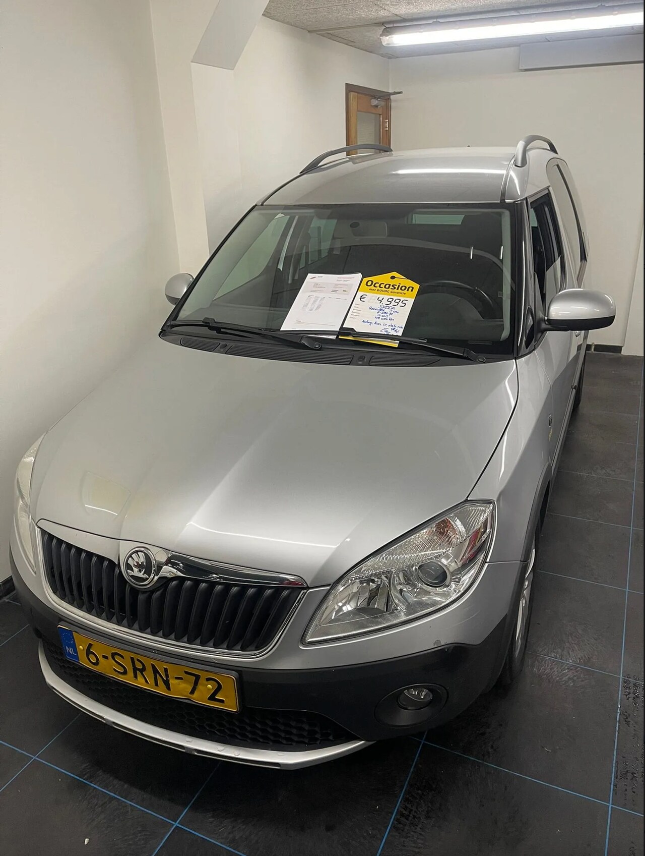 Skoda Roomster - 1.2 TSI Fresh Skoda Roomster 1.2 TSI Fresh Zilver Grijs 5-Deurs  - AutoWereld.nl