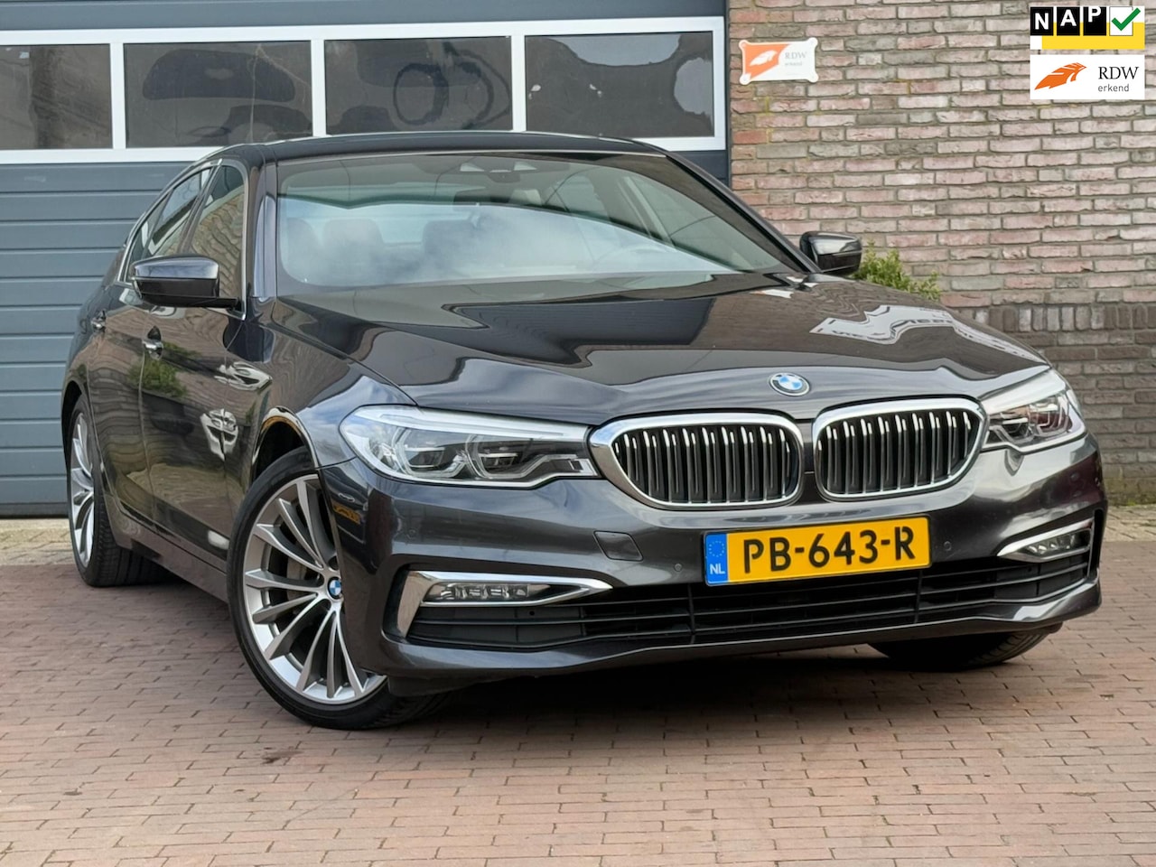 BMW 5-serie - 530d High Executive|Leder|Schuifkanteldak - AutoWereld.nl