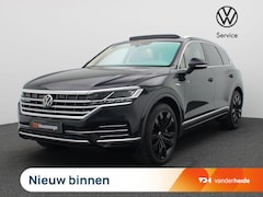 Volkswagen Touareg - 3.0 TSi eHybrid Atmosphere 4MOTION 381PK DSG LED, Navigatie, Stoelverwarming v+a, Panorama