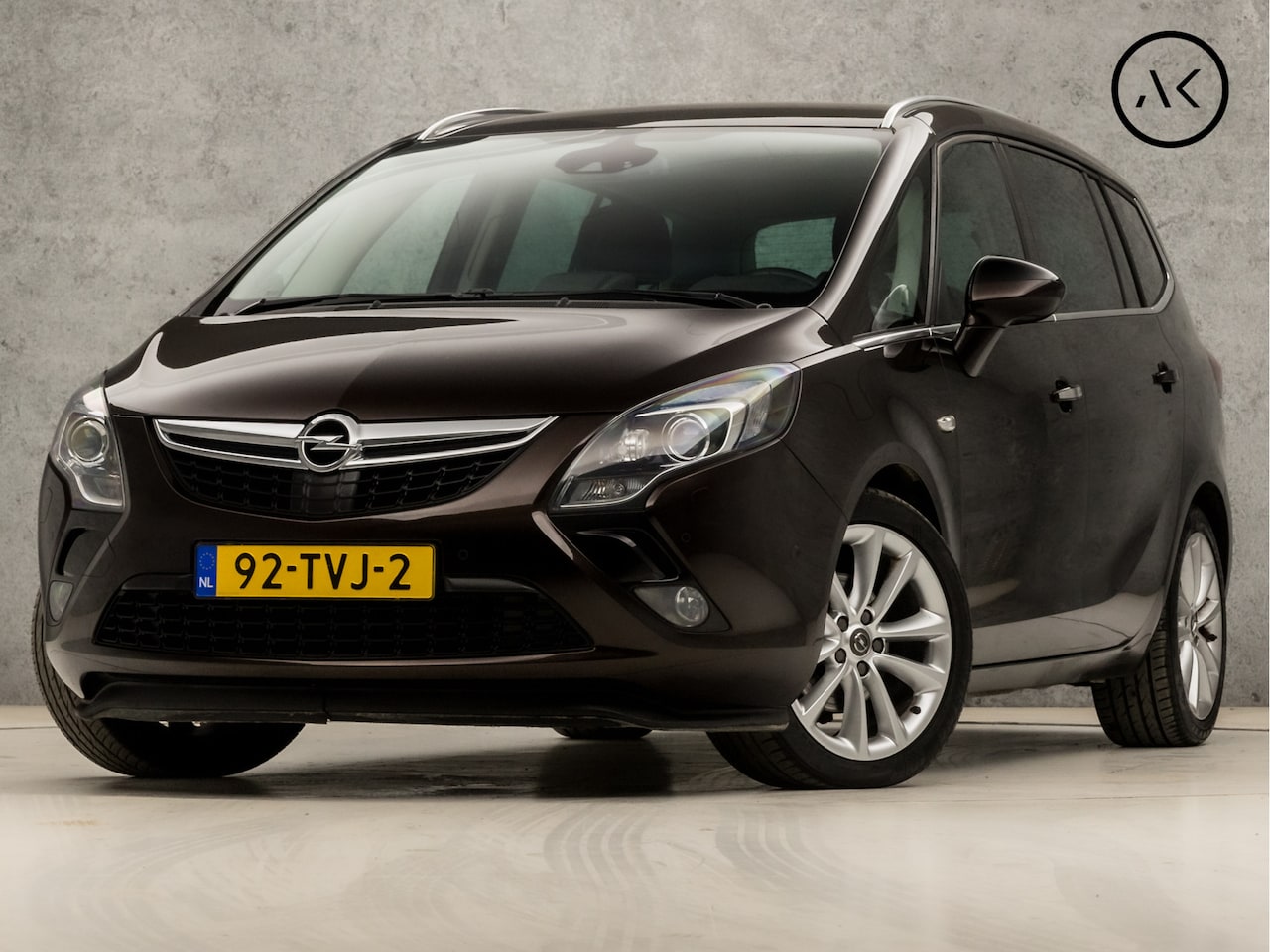 Opel Zafira Tourer - 1.4 Cosmo (NAVIGATIE, LOGISCH NAP, ADAPTIVE CRUISE, CLIMATE, XENON, GETINT GLAS, NIEUWE AP - AutoWereld.nl