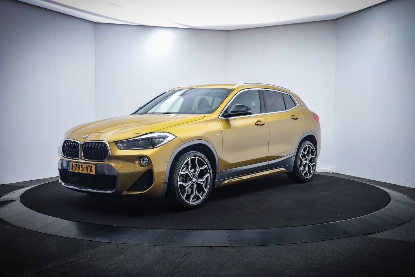 BMW X2 - 18iA M-SPORT High Executive FULL LED/CAMERA/NAVI PROF/KEYLESS/STOELVERW./LMV 19''/ALCANTAR - AutoWereld.nl