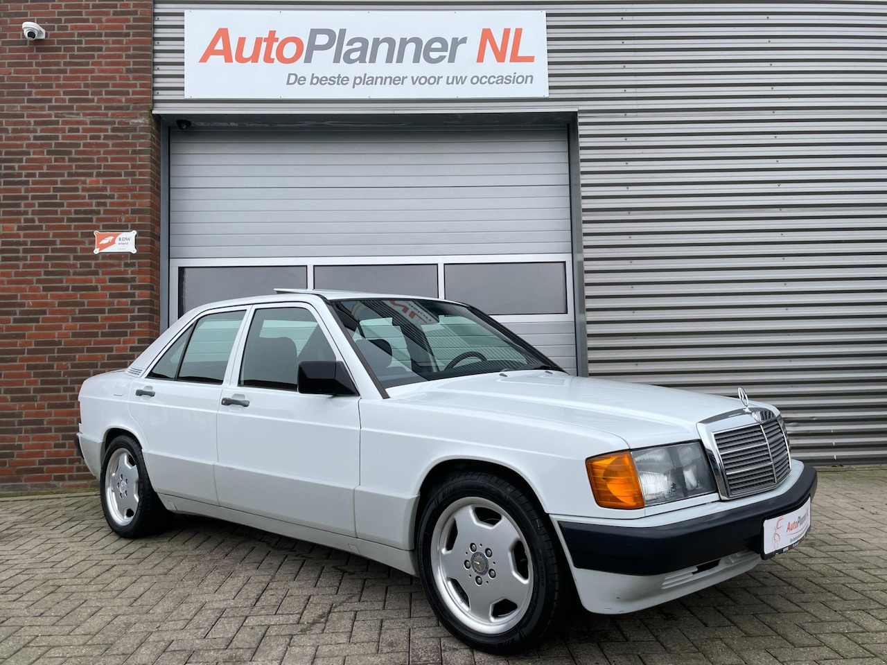 Mercedes-Benz 190-serie - 2.0 D! Lage kmstand! Schuifdak! - AutoWereld.nl