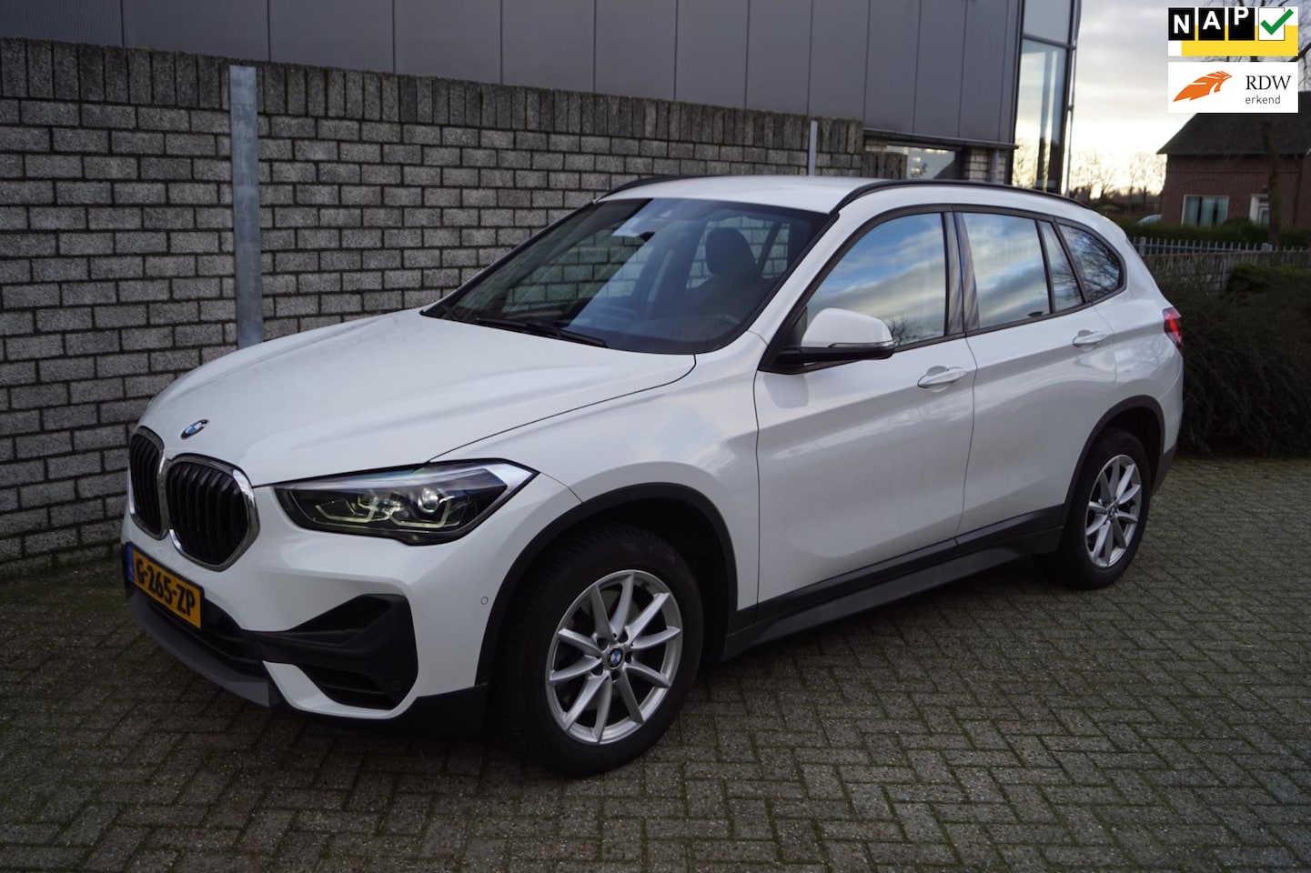 BMW X1 - SDrive20i High Executive Edition Autom Leder Sportst Stoelverw Navi Camera Head-Up Cruise - AutoWereld.nl