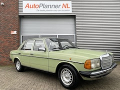 Mercedes-Benz 200-280 (W123) - 200 D Belastingvrij Oldtimer