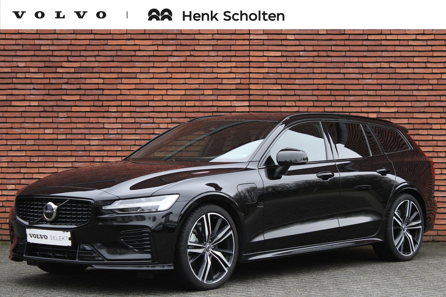 Volvo V60 - T6 Recharge AWD AUT8 350PK Plus Dark | 20 inch velgen | Exterior Stylingkit | extra getint - AutoWereld.nl