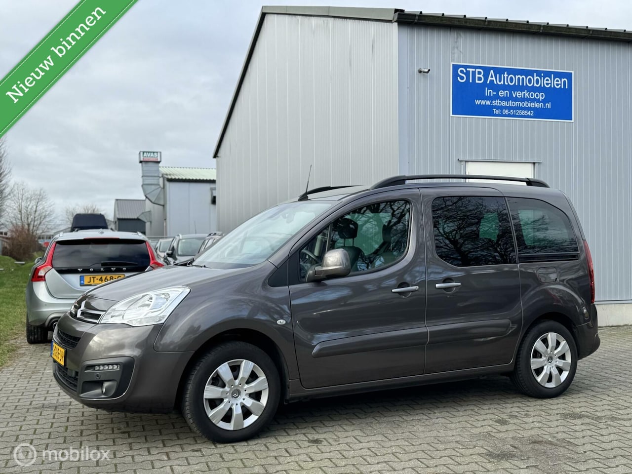 Citroën Berlingo XL - 1.2 PureTech Shine 1.2 PureTech Shine, Navi, Pdc - AutoWereld.nl