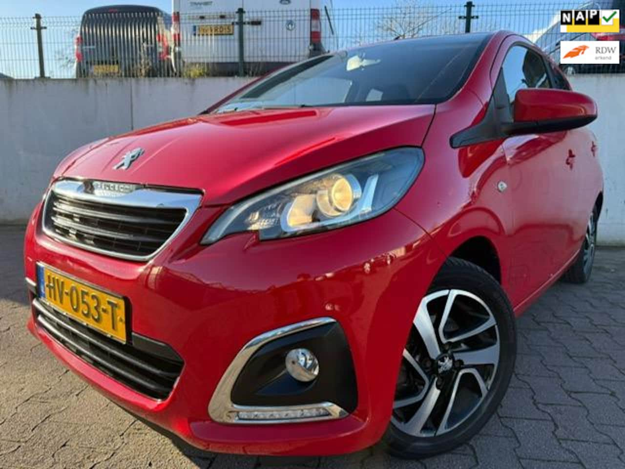 Peugeot 108 - 1.0 VTi Allure/AUTOMAAT/AIRCO/SCHERMPJE/SPORT VELGEN/ - AutoWereld.nl