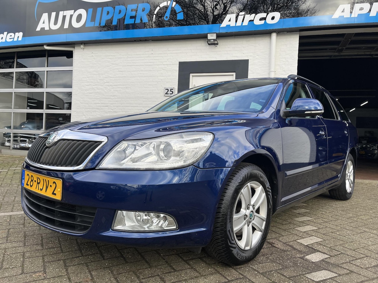 Skoda Octavia Combi - 1.2 TSI Ambition Business Line /Automaat/ Lm velgen - AutoWereld.nl