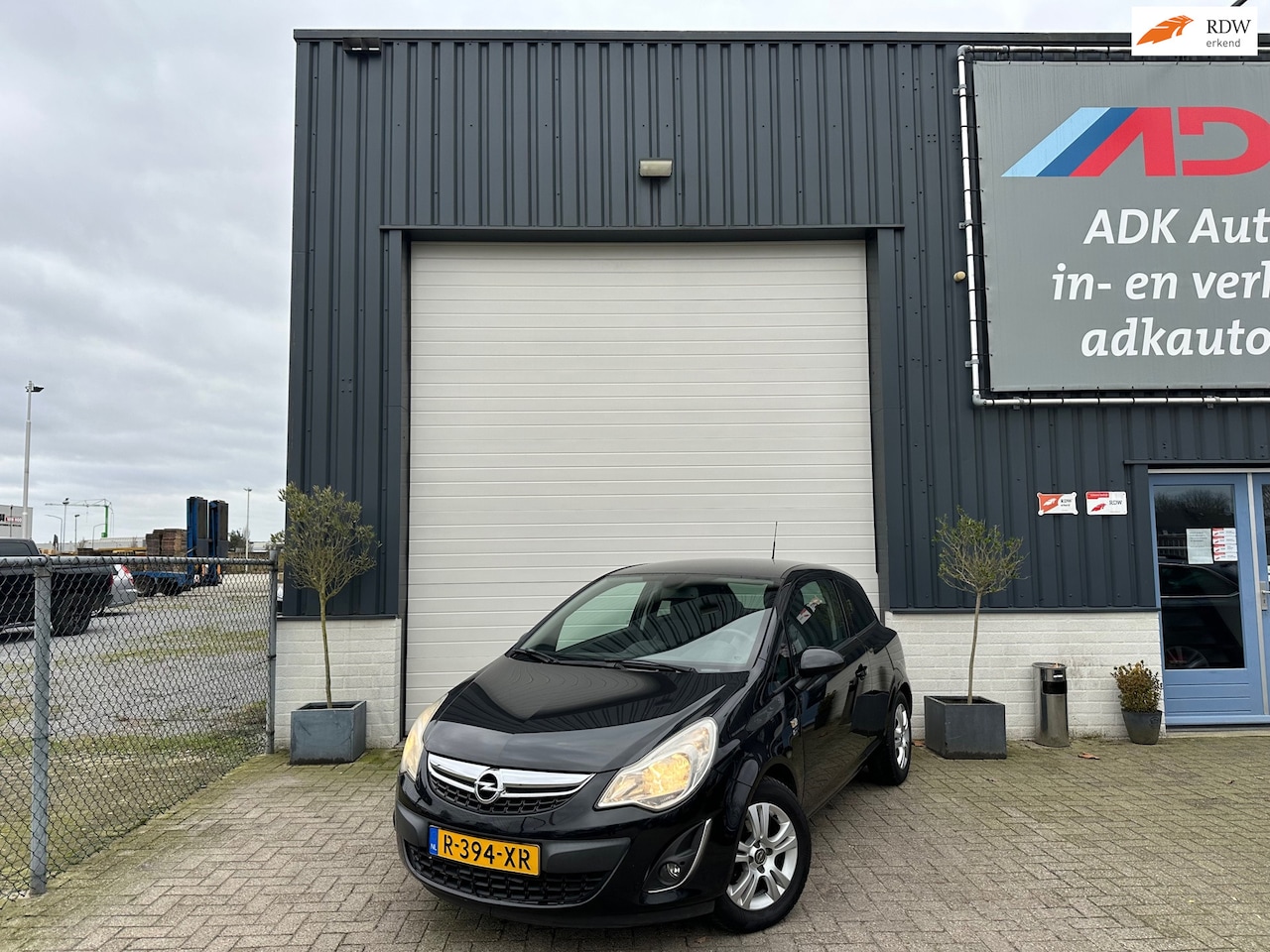 Opel Corsa - 1.4-16V Cosmo AIRCO/CRUISE/PDC/STOELVERW/LM VELGEN - AutoWereld.nl