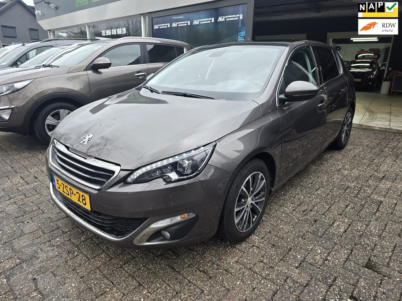 Peugeot 308 - 1.2 e-THP Premium |2E EIGENAAR | 12MND GARANTIE | NW DISTR RIEM | PANO DAK | NAVI | - AutoWereld.nl