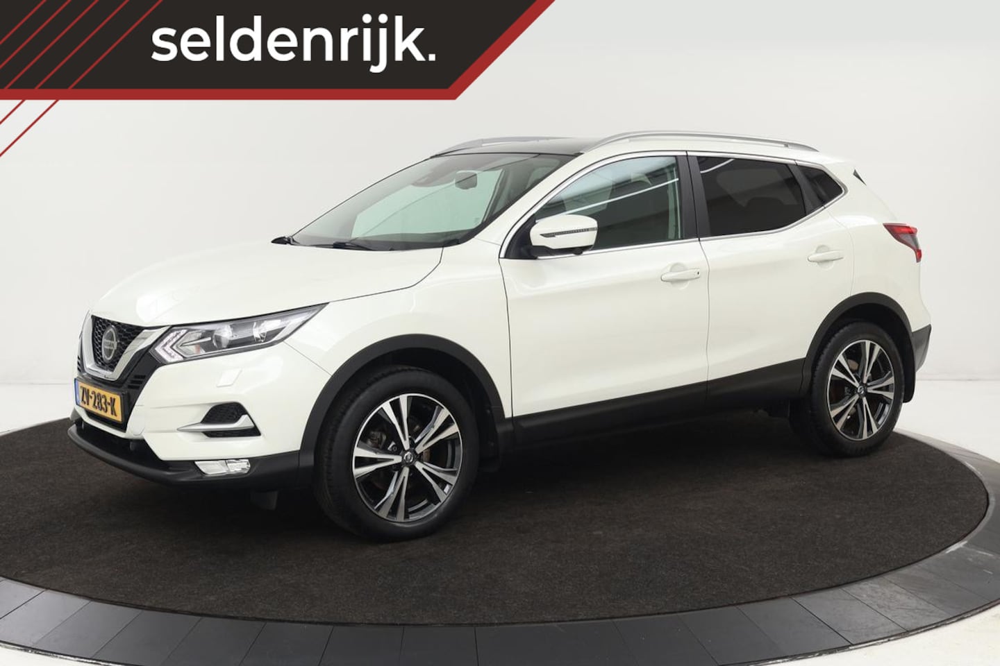 Nissan Qashqai - 1.3 DIG-T N-Connecta | Panoramadak | Trekhaak | Stoelverwarming | 360 camera | Navigatie | - AutoWereld.nl