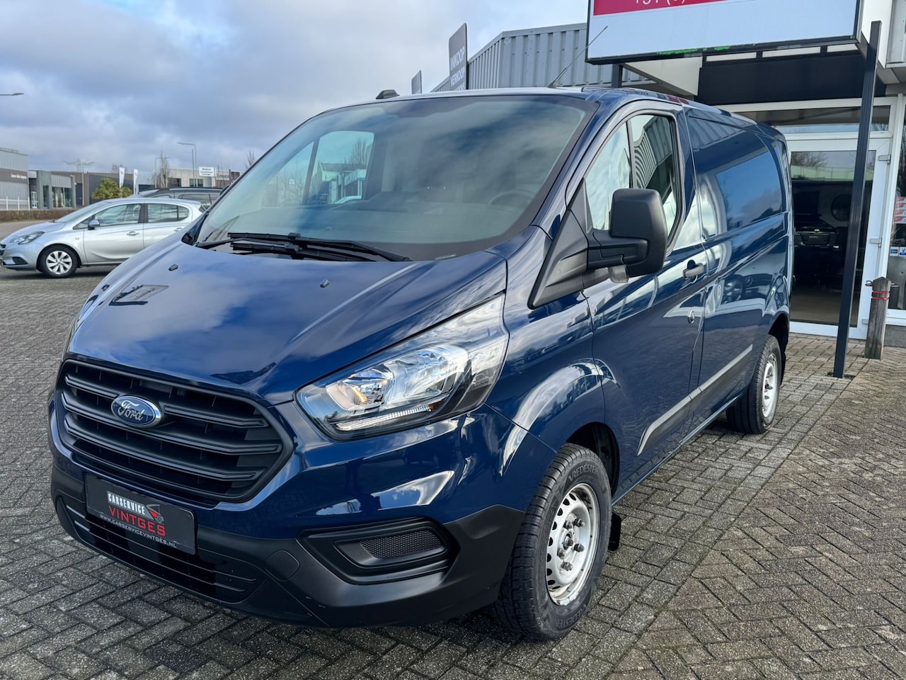 Ford Transit Custom - 280 2.0 TDCI L1H1 Ambiente Airco Airco lage trekhaak lage kmstand !!! - AutoWereld.nl