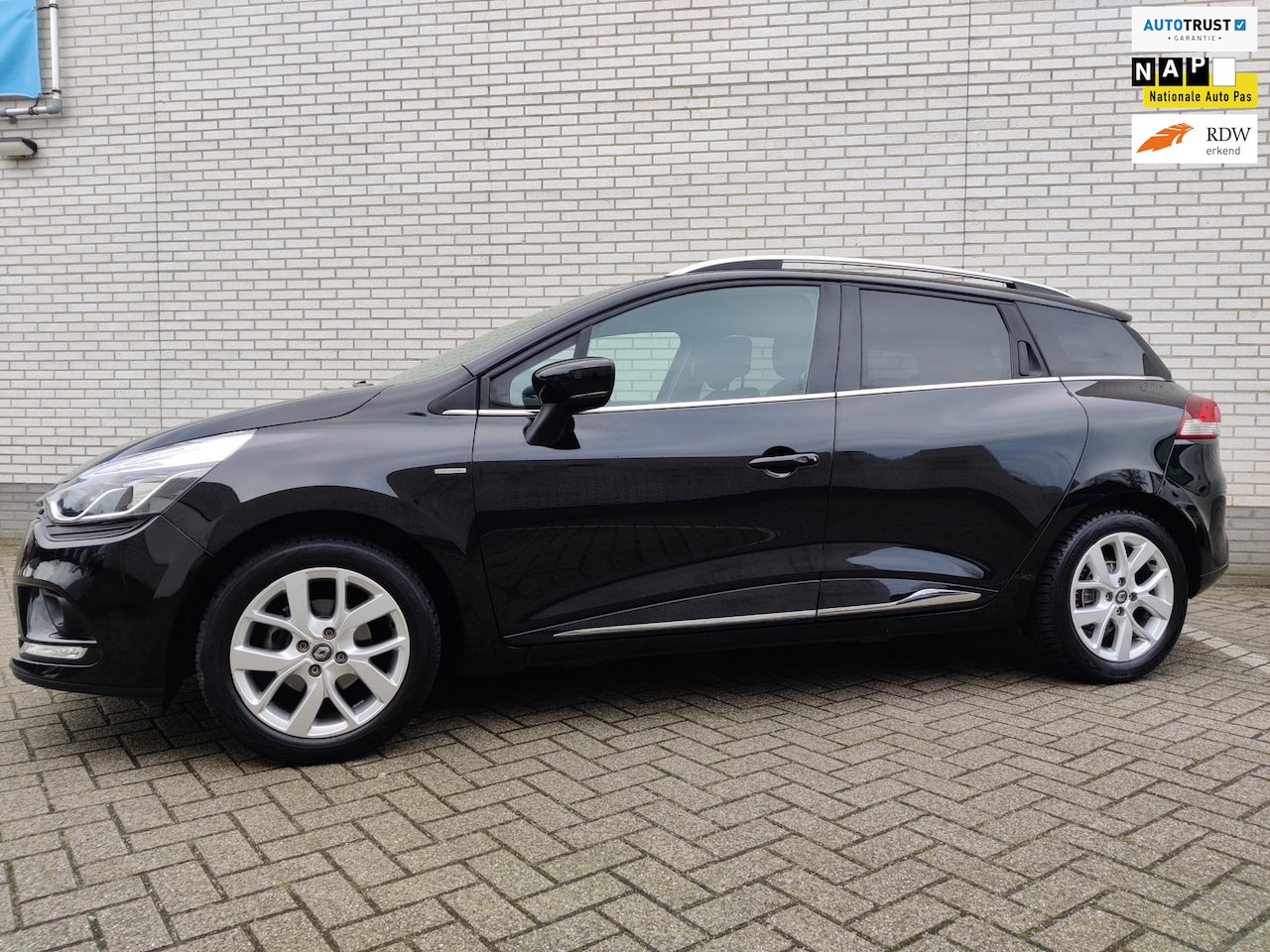 Renault Clio Estate - 0.9 TCe Limited / Airco / Navigatie / LM Velgen / PDC / LED - AutoWereld.nl