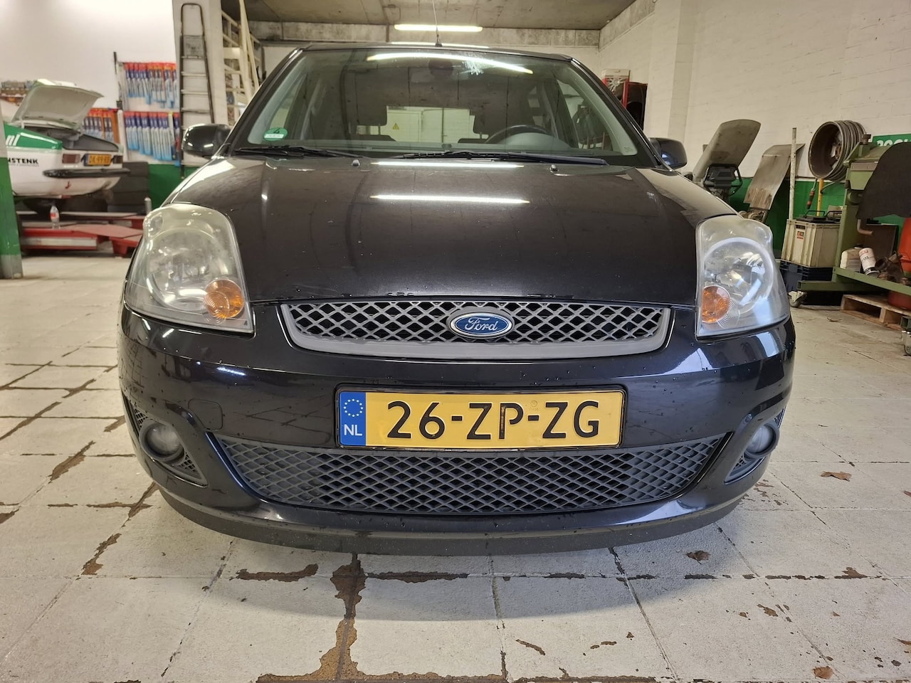 Ford Fiesta - 1.4-16V Futura XL airco, LM velgen, trekhaak, centrale deurvergr, elektrische ramen - AutoWereld.nl