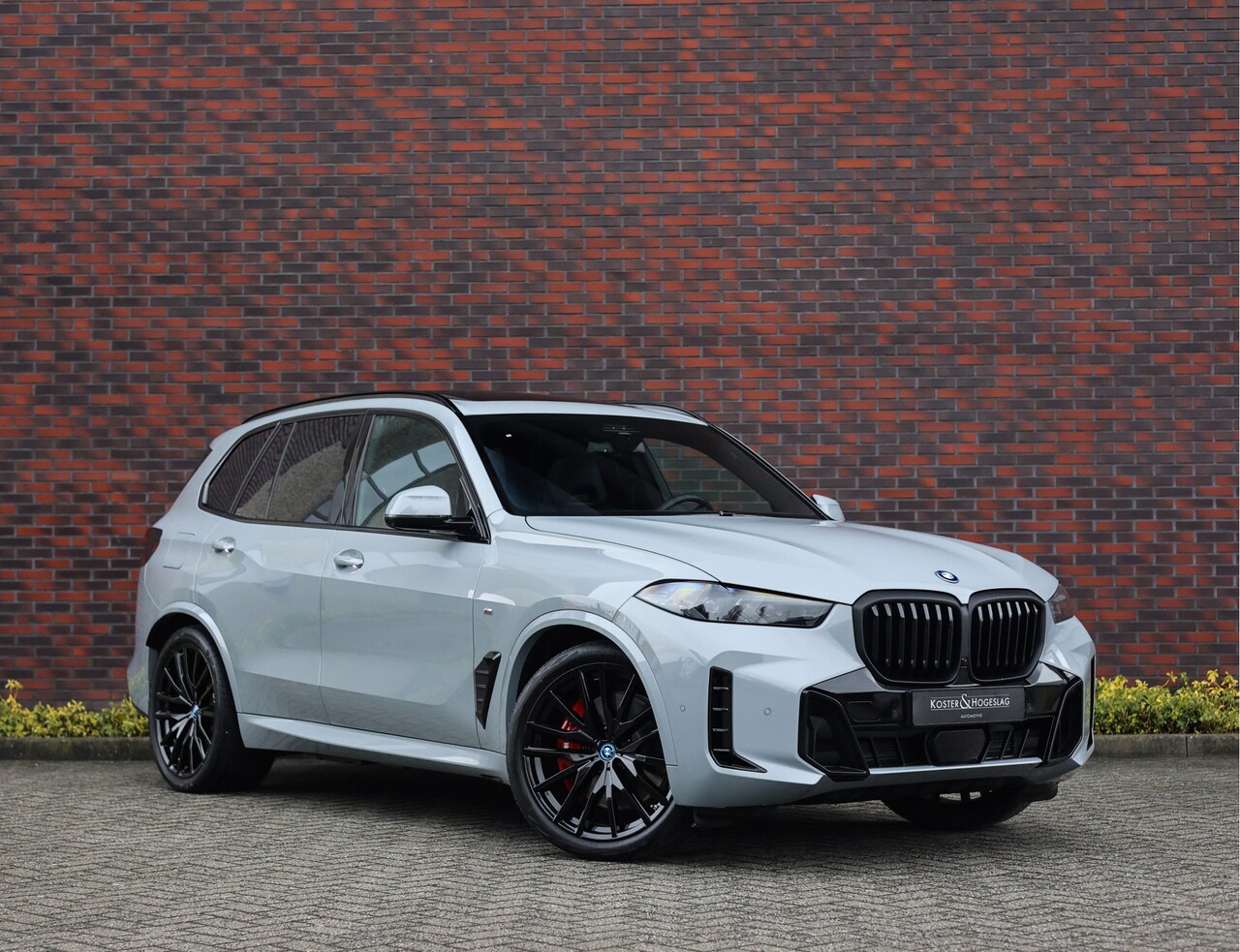 BMW X5 - 50e xDrive *Volleder*Sportstoel*HUD*trekhaak* - AutoWereld.nl