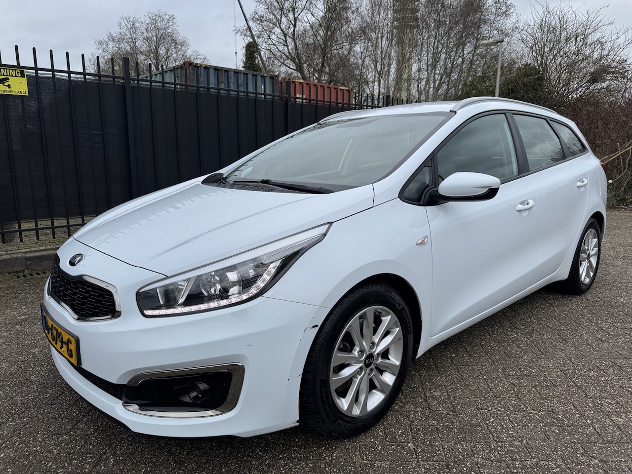 Kia Cee'd Sportswagon - 1.6 GDI First Edition LED/Navi/AC/PDC/Cruise - AutoWereld.nl