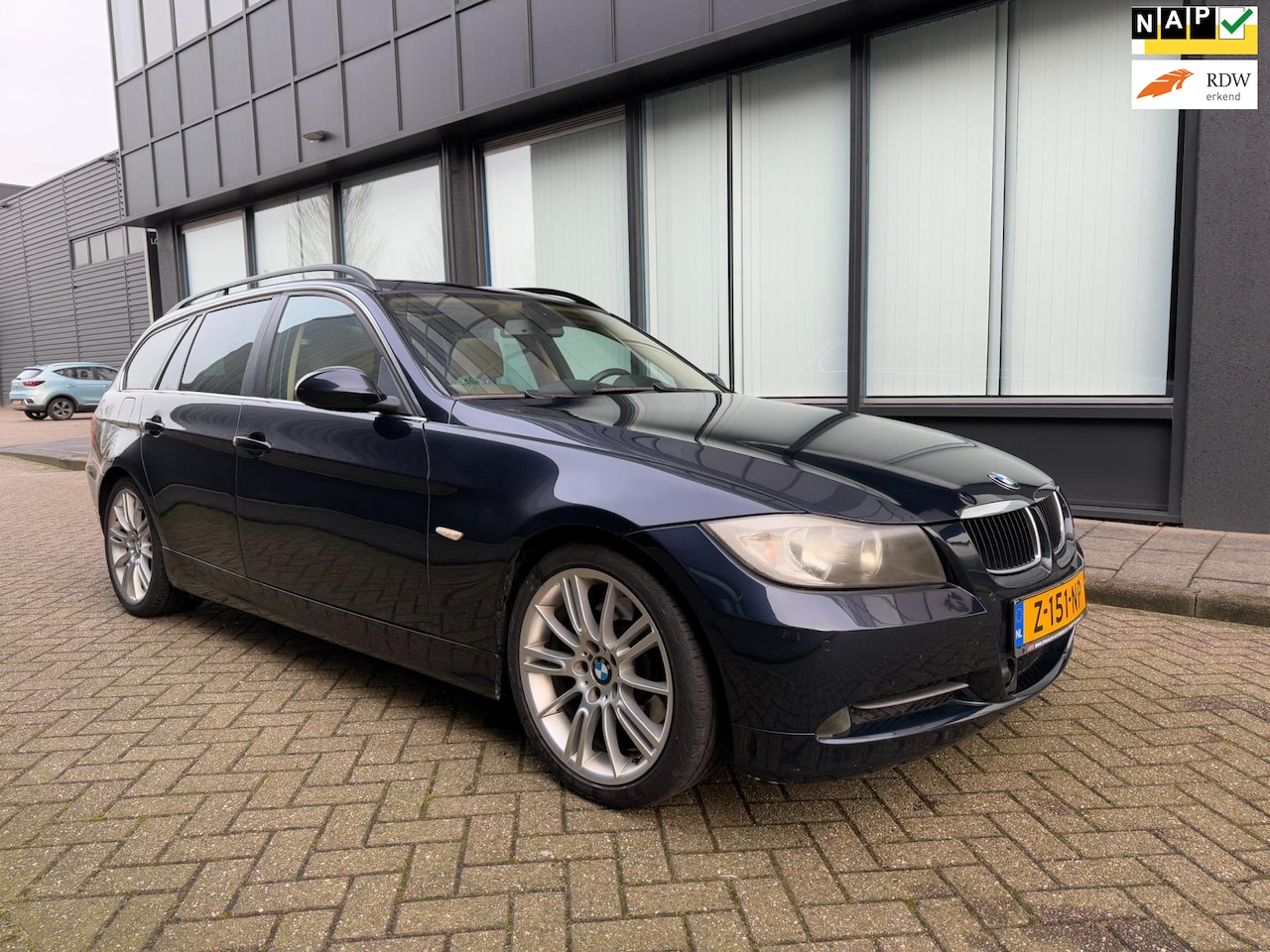 BMW 3-serie Touring - 330i 330i - AutoWereld.nl