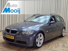 BMW 3-serie Touring - 320d *1/2 Leder* Navigatie / Cruise Control / Trekhaak / ECC Clima / PDC V&A / 18'' LMV