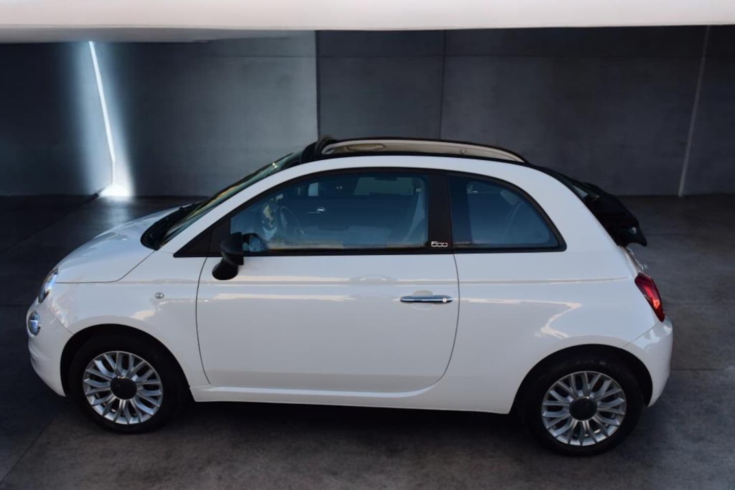 Fiat 500 C - 1.2 Young, Cabrio, GEEN HYBRIDE, 4 Cilinder, Airco, Cruisecontrol, Multimediascherm, Licht