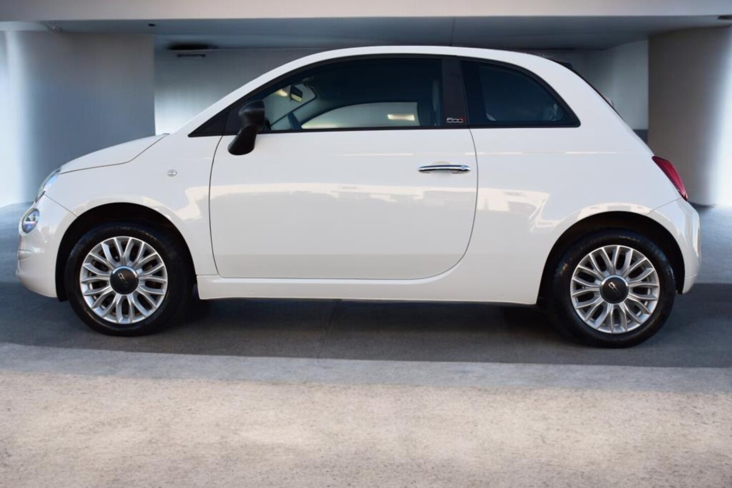 Fiat 500 C - 1.2 Young 1.2 Young, GEEN HYBRIDE, Airco, Cruisecontrol, Multimediascherm, Lichtmetalen velgen, 4 ci