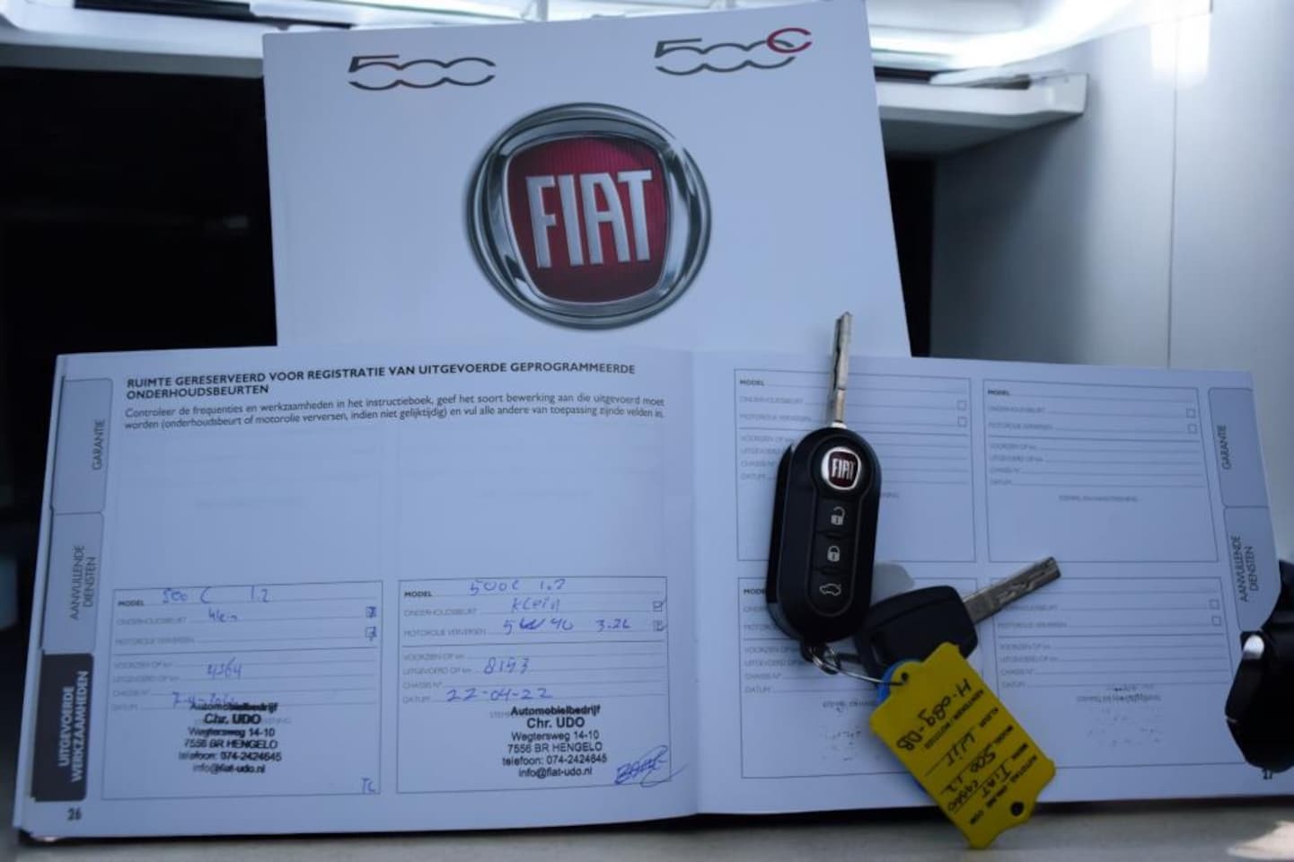 Fiat 500 C - 1.2 Young 1.2 Young, GEEN HYBRIDE, Airco, Cruisecontrol, Multimediascherm, Lichtmetalen velgen, 4 ci