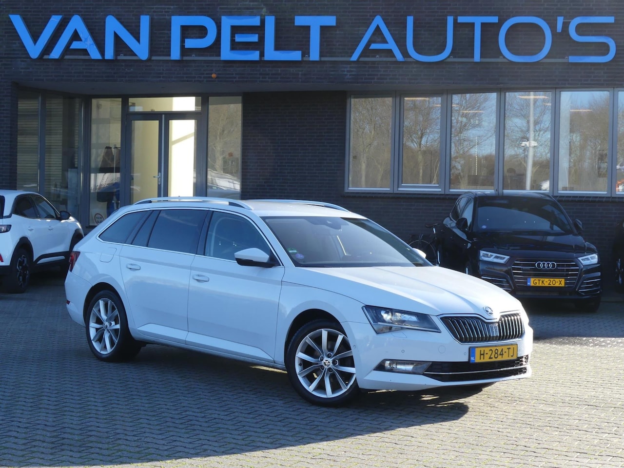 Skoda Superb Combi - 1.5 TSI 150PK DSG ACT Sportline Business / Trekhaak / - AutoWereld.nl