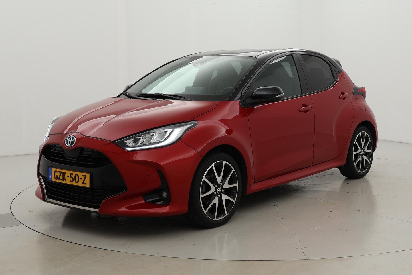 Toyota Yaris - 1.5 Hybrid Executive | Navigatie | Head-up display - AutoWereld.nl