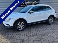 Volkswagen Tiguan - 1.4 TSI Comfortline Business | Navi | PDC | Cruise control | Voorstoelen Verwarmd | RIJKLA