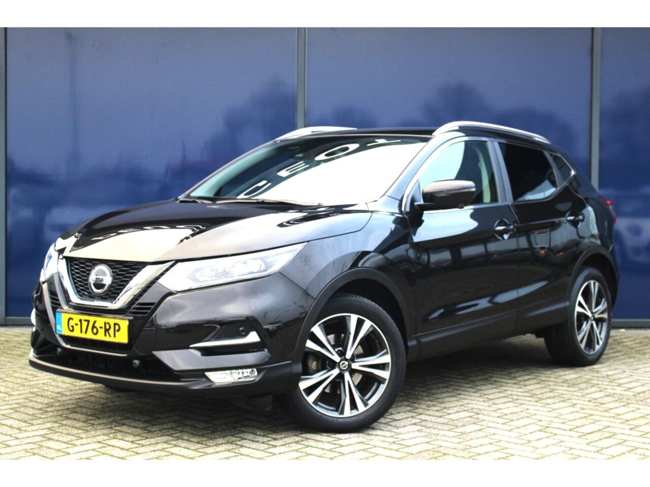 Nissan Qashqai - 1.3 DIG-T N-Connecta | Pano | Camera | Navi | LED | Climate & Cruise C. | PDC | 18" LMV | - AutoWereld.nl