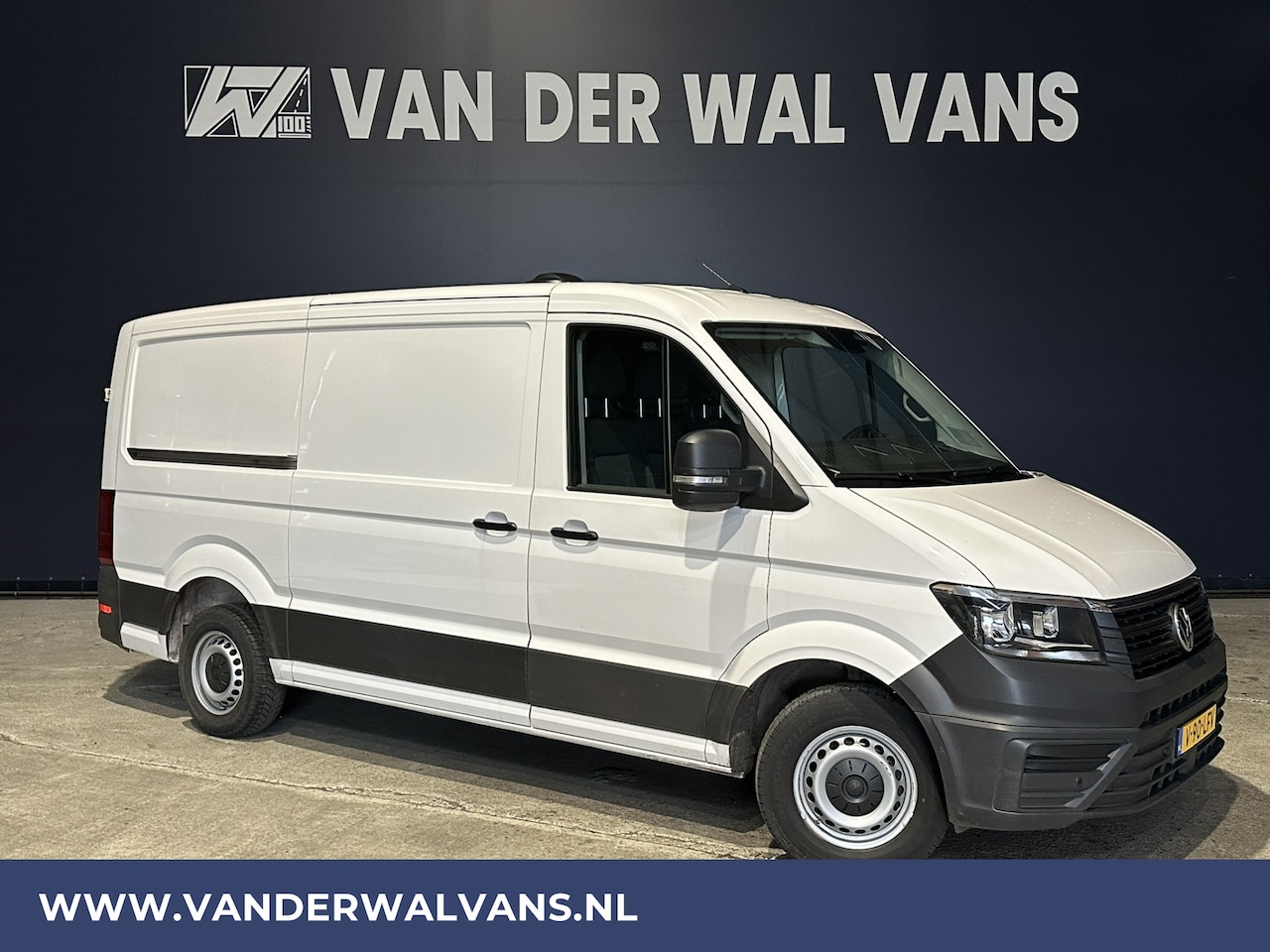 Volkswagen Crafter - 2.0 TDI 141pk **BPM VRIJ voor de Ondernemer** L3H2 L2H1 Euro6 Airco | Camera | Apple Carpl - AutoWereld.nl