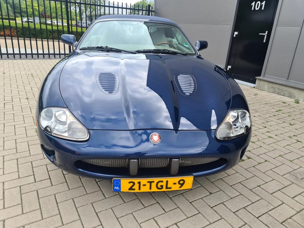 Jaguar XKR - 4.0 V8 Convertible 4.0 V8 Convertible - AutoWereld.nl