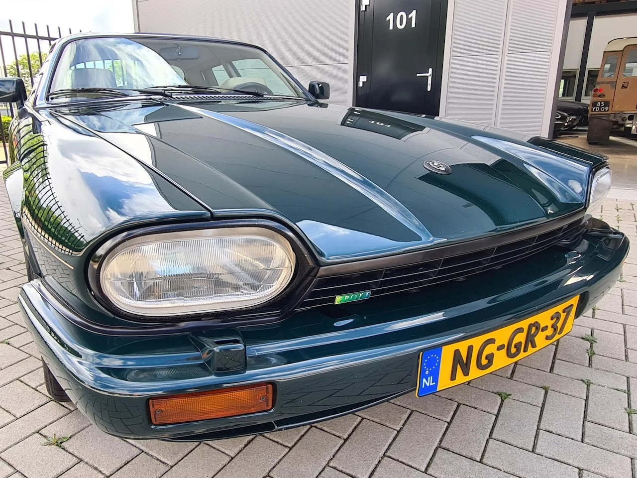 Jaguar XJS - 6.0 V12 R Coupé 6.0 V12 R Coupé - AutoWereld.nl