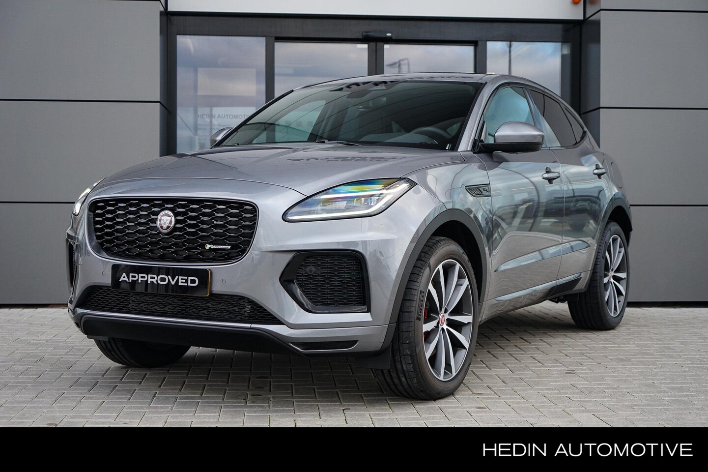 Jaguar E-Pace - 1.5 P300e AWD R-Dynamic SE | 20" | Panoramadak | Adaptive cruise - AutoWereld.nl