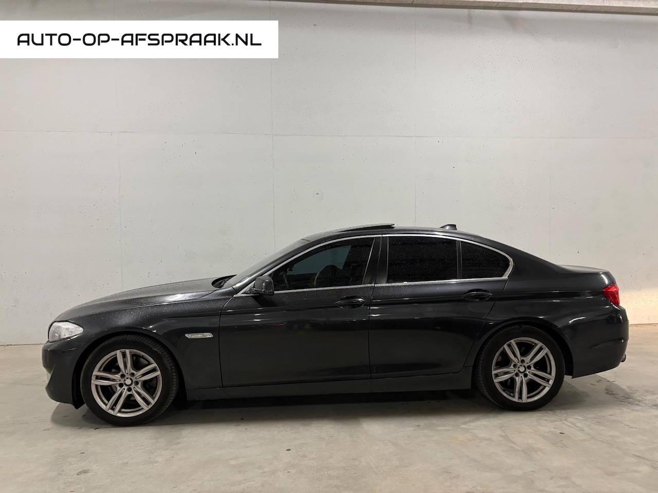 BMW 5-serie - 520i High Executive Pano Leer Navi - AutoWereld.nl