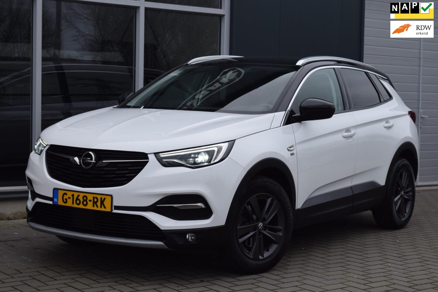 Opel Grandland X - 1.2 Turbo Innovation | LED/Xenon | Navi | Camera | PDC | APK 1-2027 ! - AutoWereld.nl