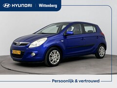 Hyundai i20 - 1.4i DynamicVersion | AUTOMAAT | Airco | centrale deurvergrendeling op afstand |