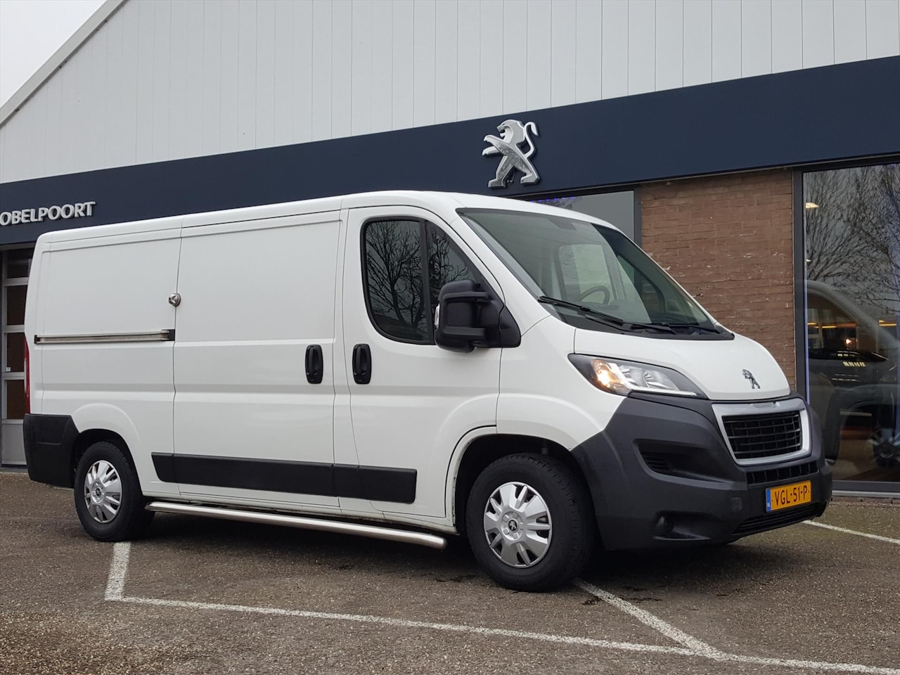 Peugeot Boxer - GB 333 L2H1 BlueHDi 140PK S&S Premium met LUCHTVERING orig | AIRCO | NAVIGATIE&BLUETOOTH&T - AutoWereld.nl