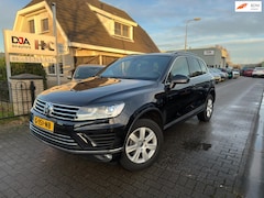 Volkswagen Touareg - 3.0 TDI R-line