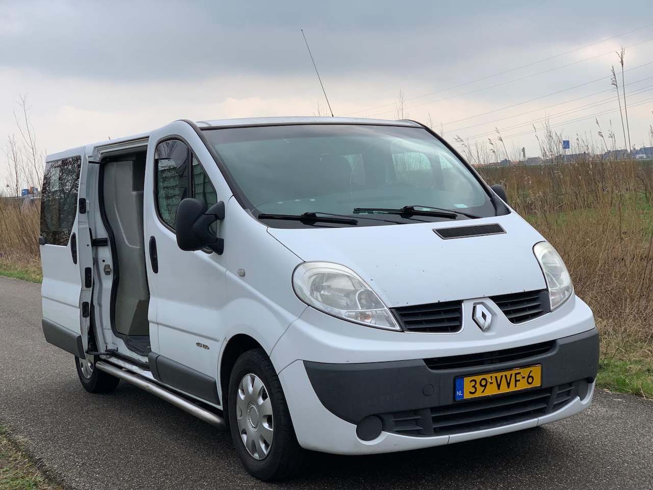 Renault Trafic - 2.5 dCi T27 L1H1 AIRCO NAVI DC 2008 AUT DEFECT - AutoWereld.nl