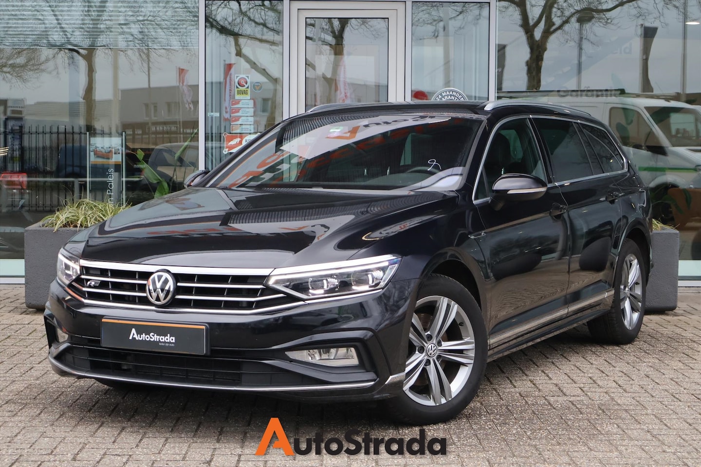 Volkswagen Passat Variant - 1.5 TSI Elegance R-LINE 150pk DSG I Navi I Camera I Stoelverwarming I Climate - AutoWereld.nl