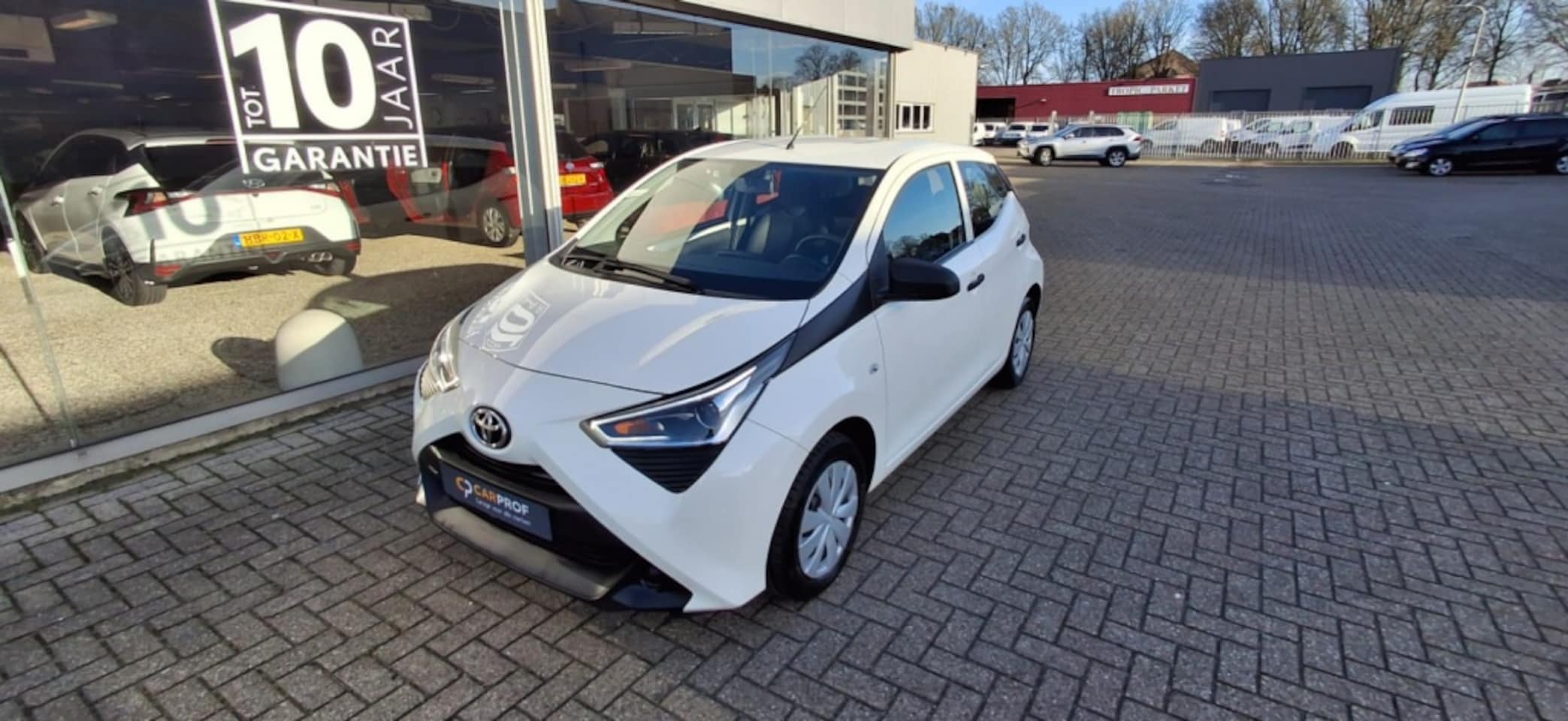 Toyota Aygo - 1.0 x-fun Nlauto | 1e eigenaar | dealeronderhouden - AutoWereld.nl