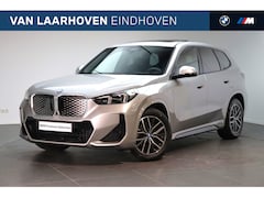 BMW iX1 - eDrive20 High Executive M Sport / Panoramadak / Sportstoelen / Adaptieve LED / M Adaptief