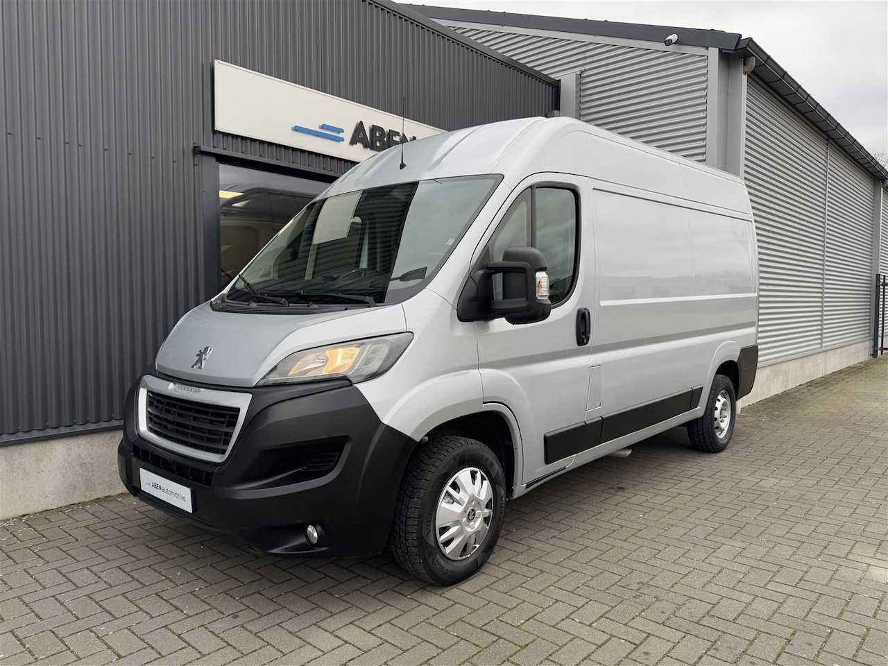 Peugeot Boxer - 2.0 HDI 163PK L2H2 Premium (NAVI|CAMERA|TREKHAAK|SORTIMO) - AutoWereld.nl