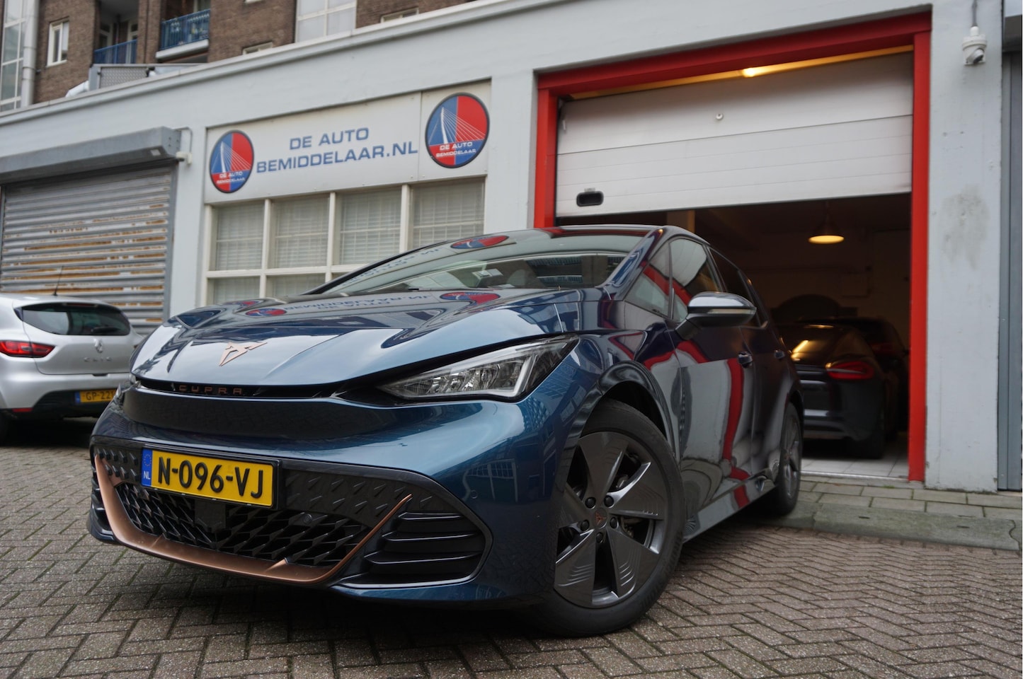 CUPRA Born - Business One 62 kWh * Prachtige Aurora Blue * Audapieve cruise | Lane Departure Stuurcorre - AutoWereld.nl