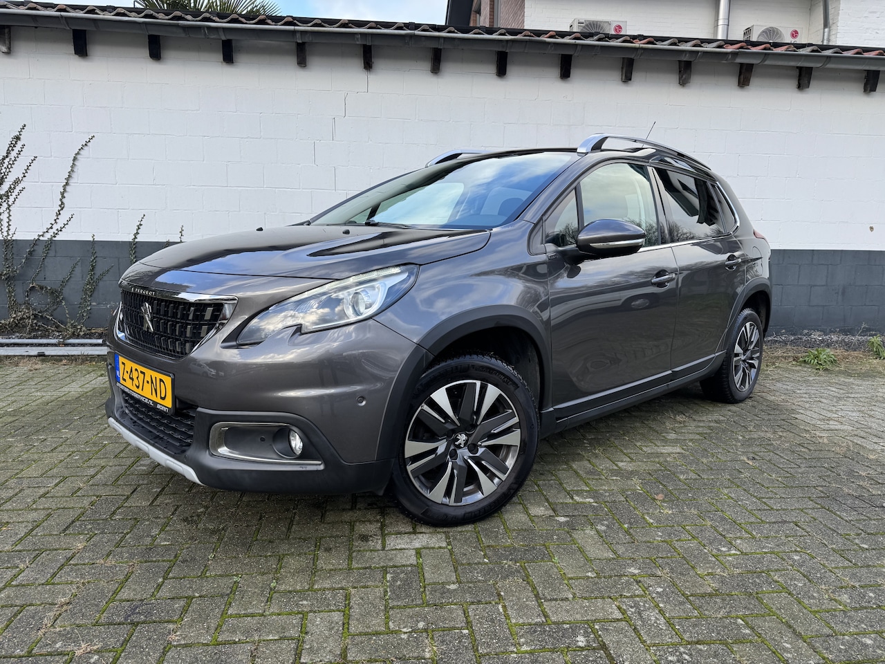 Peugeot 2008 - 1.2 PureTech Allure Automaat, Cruise, Panodak, Camera, enz. - AutoWereld.nl