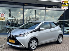 Toyota Aygo - 1.0 VVT-i x-play 5Drs Navi Camera Airco NAP NL-Auto Volledig Dealeronderhouden